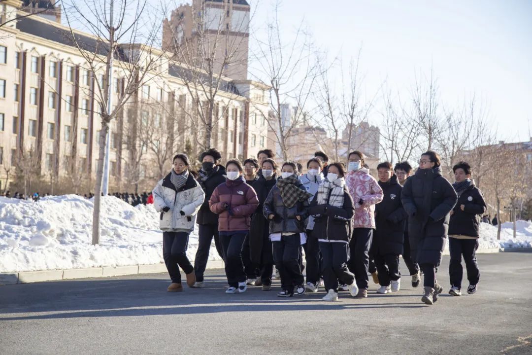 大庆中学排名_大庆第四中学_大庆中学开学时间表