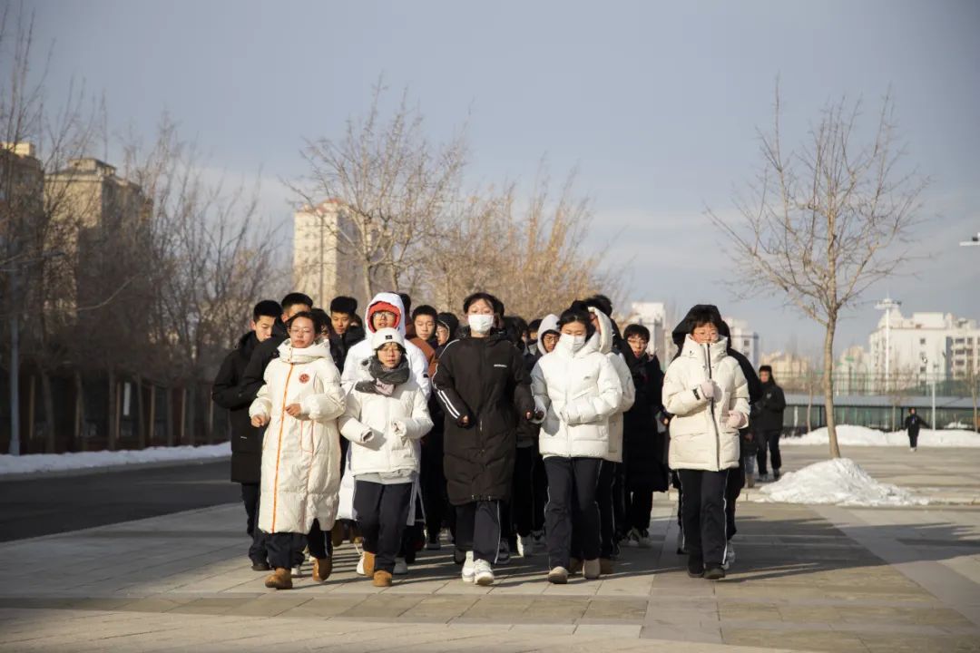 大庆中学开学时间表_大庆第四中学_大庆中学排名