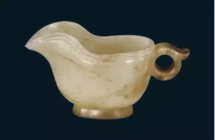 天津博物馆宋代匜形玉杯.jpg