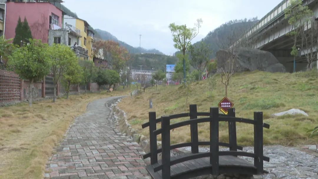 興山縣水月寺鎮高嵐村村民夏太平說: