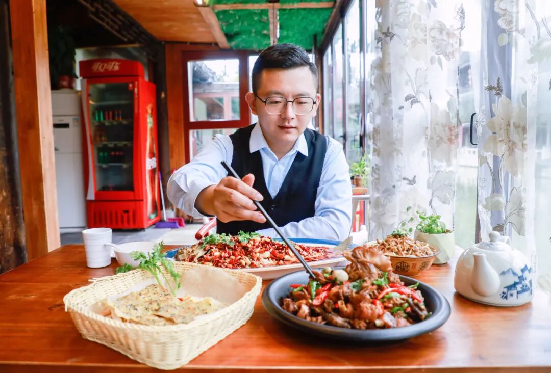 内美食外卖服务更有兰祺名厨上门服务给您带来别样的年夜饭活动时间:1