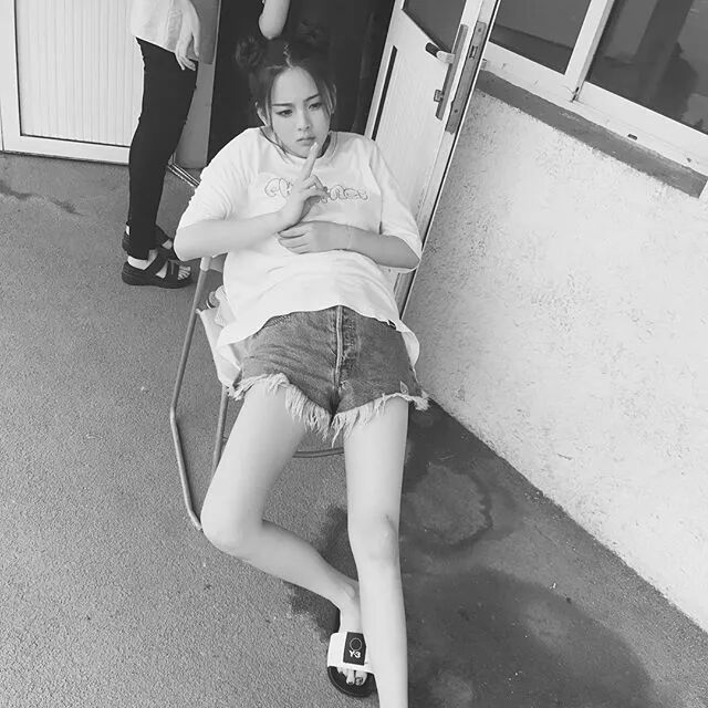 杨超越锦鲤图 被神化的“转运锦鲤”杨超越