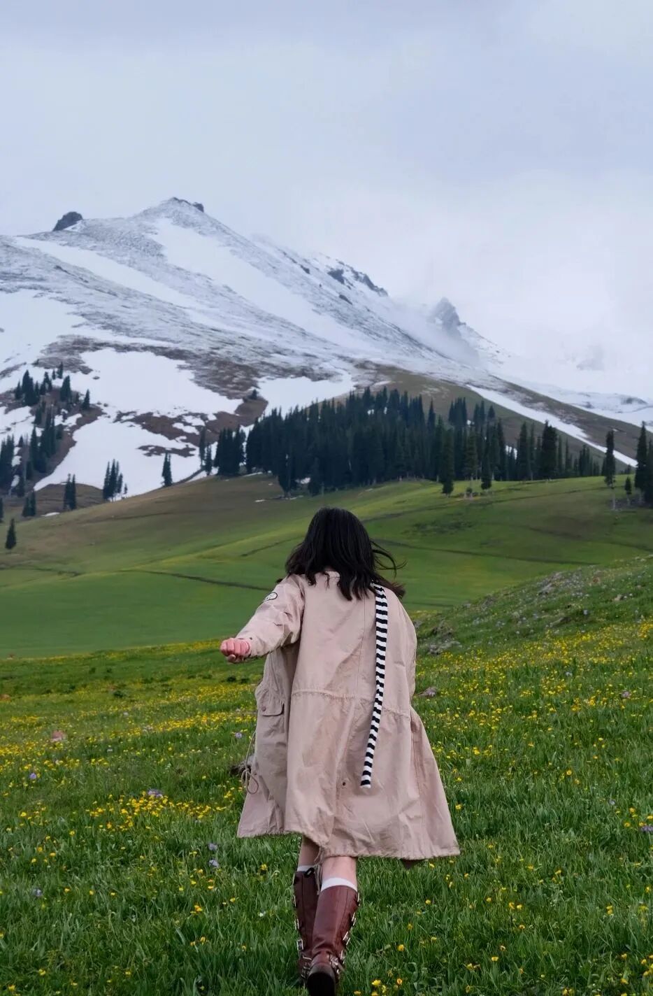 伊犁必去的十大景点_伊犁旅游必去的地方_伊犁必去景点
