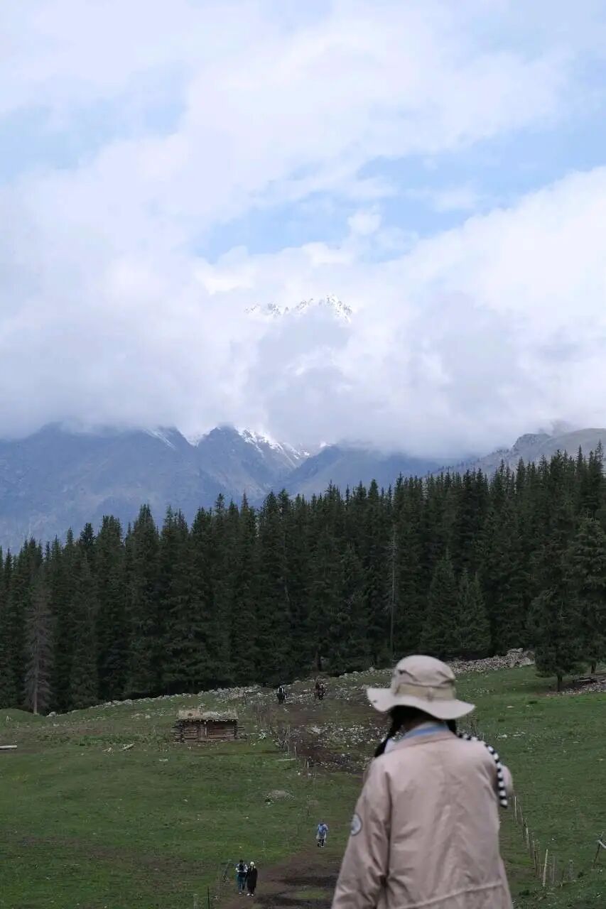 伊犁旅游必去的地方_伊犁必去的十大景点_伊犁必去景点