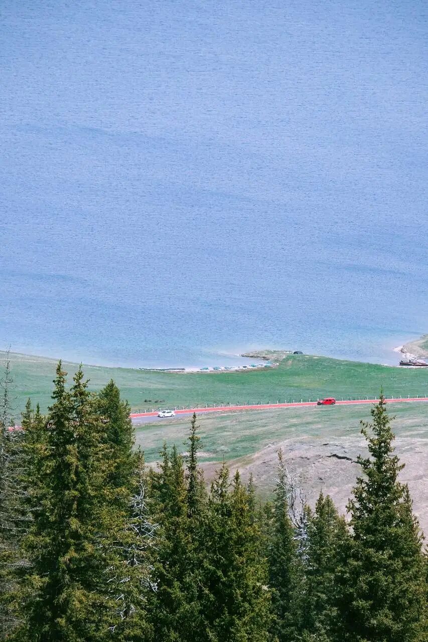 伊犁必去景点_伊犁旅游必去的地方_伊犁必去的十大景点