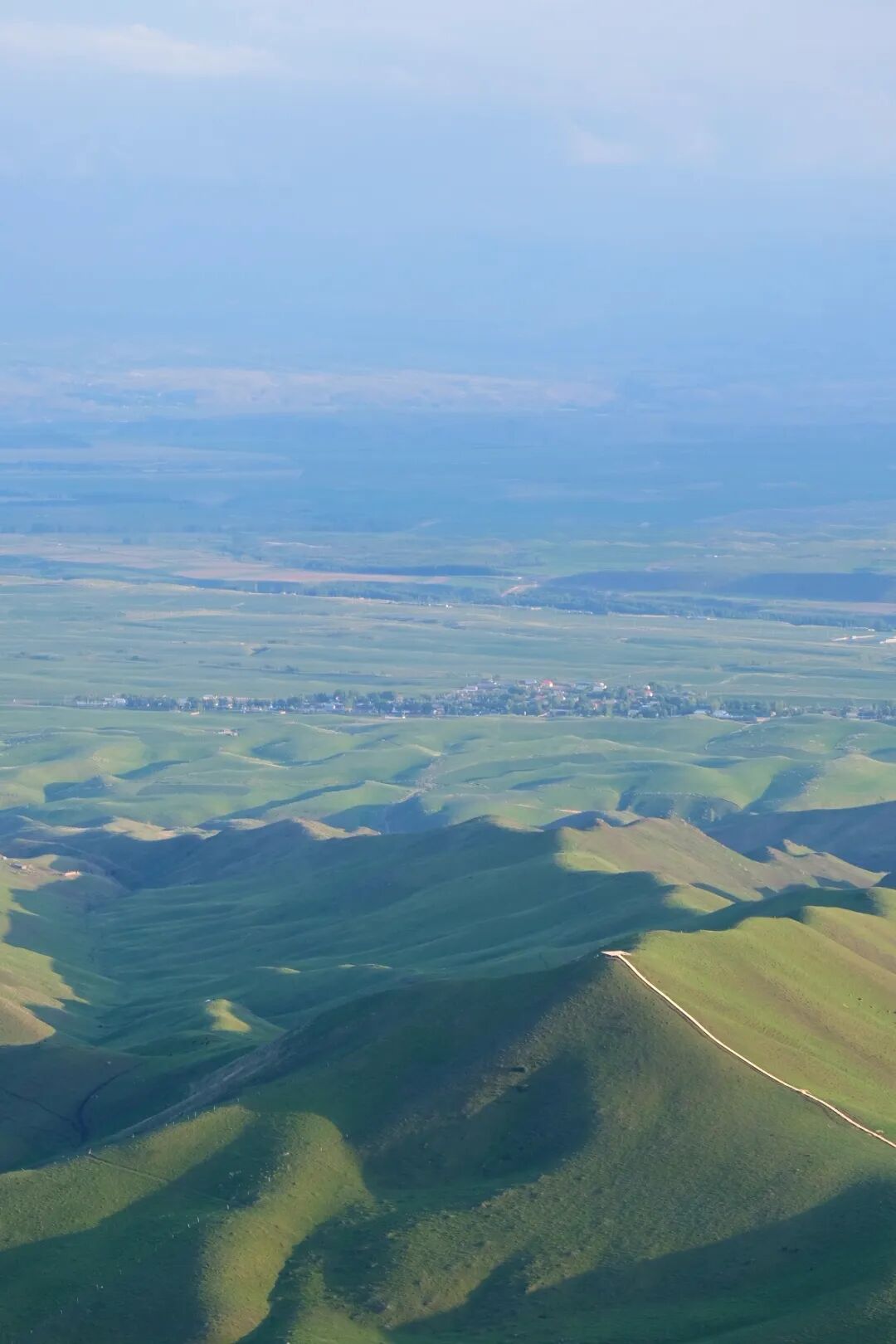 伊犁必去的十大景点_伊犁旅游必去的地方_伊犁必去景点