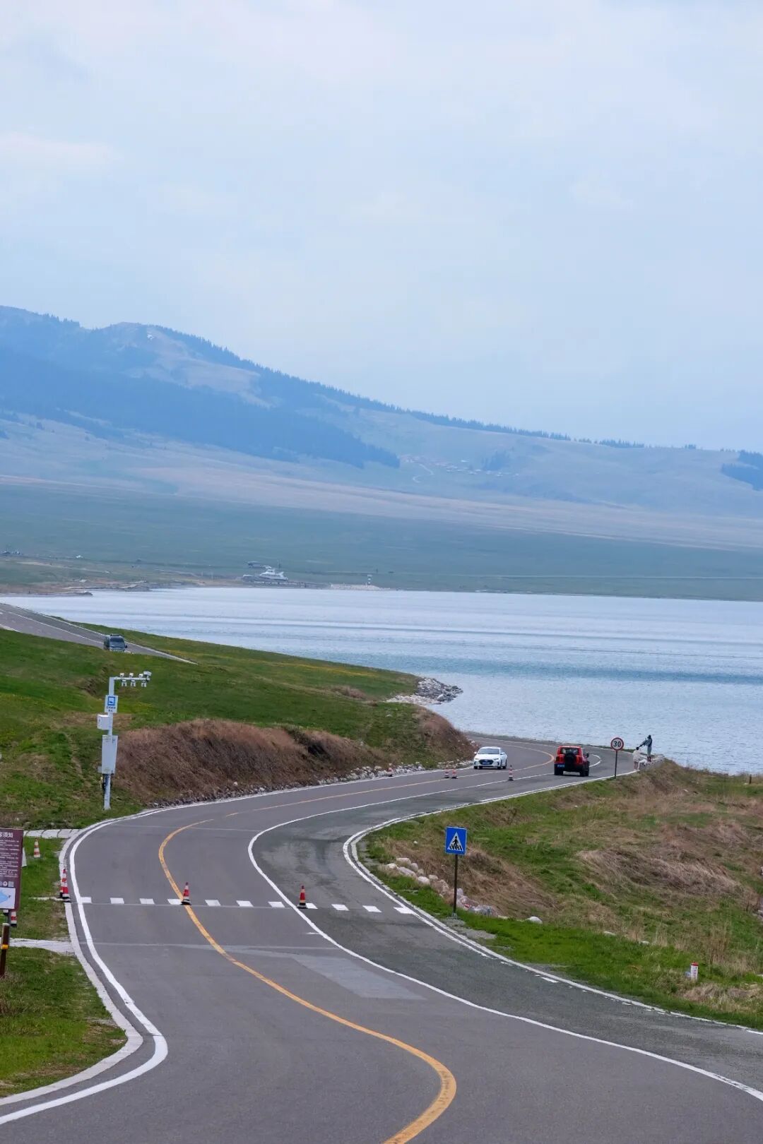 伊犁旅游必去的地方_伊犁必去的十大景点_伊犁必去景点