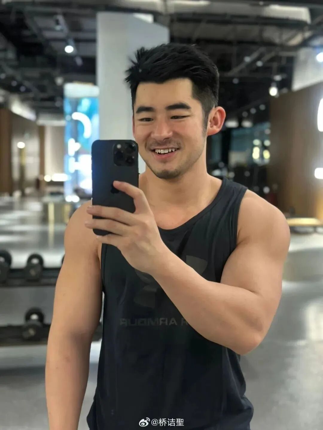 天呐！桥诘圣开了推特账号，没想到他居然是1...