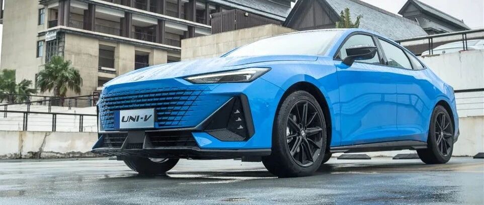 长安UNI-V开启预售价，比亚迪元PLUS上市…丨今日车闻