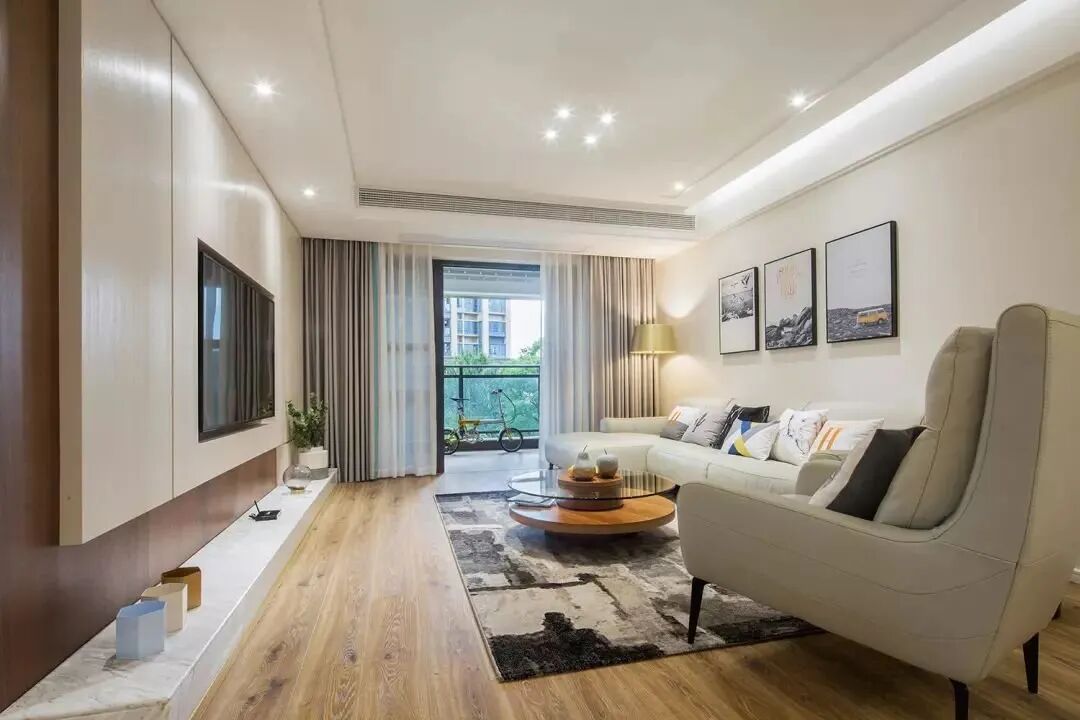 129㎡现代简约三房，暖色调搭配温馨舒适，全家人都满意！