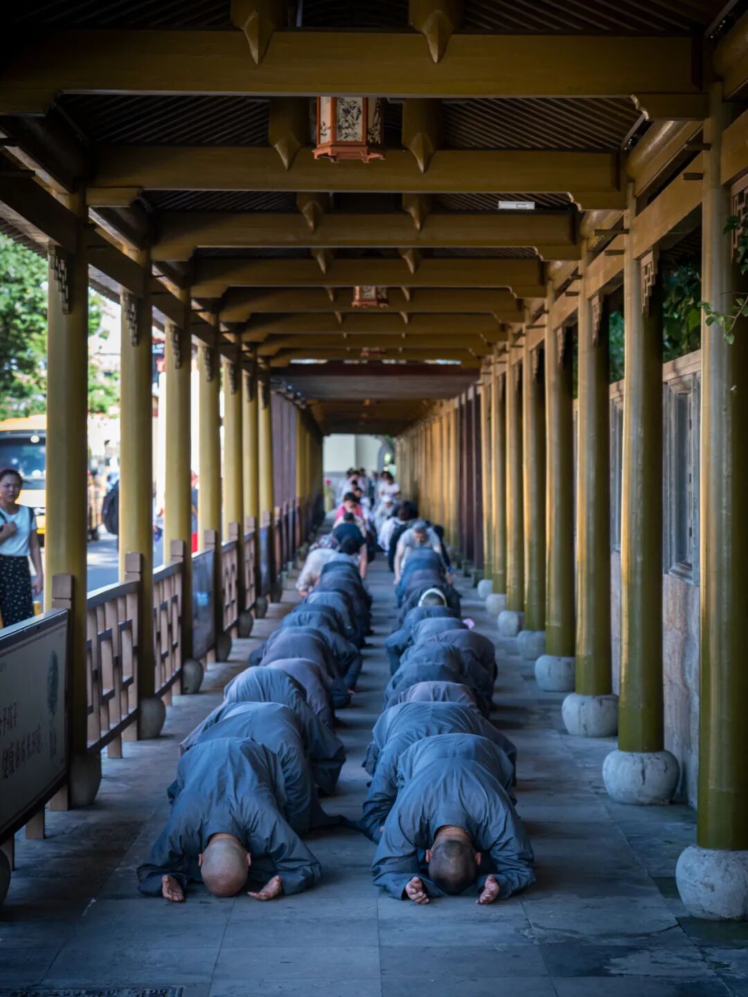 杭州灵隐寺方丈光泉大和尚领众朝礼普陀山观世音菩萨道场