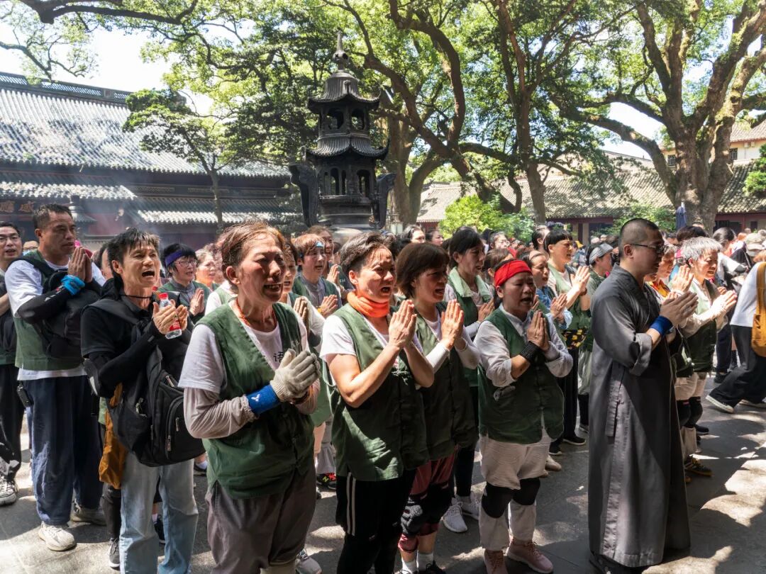 杭州灵隐寺方丈光泉大和尚领众朝礼普陀山观世音菩萨道场