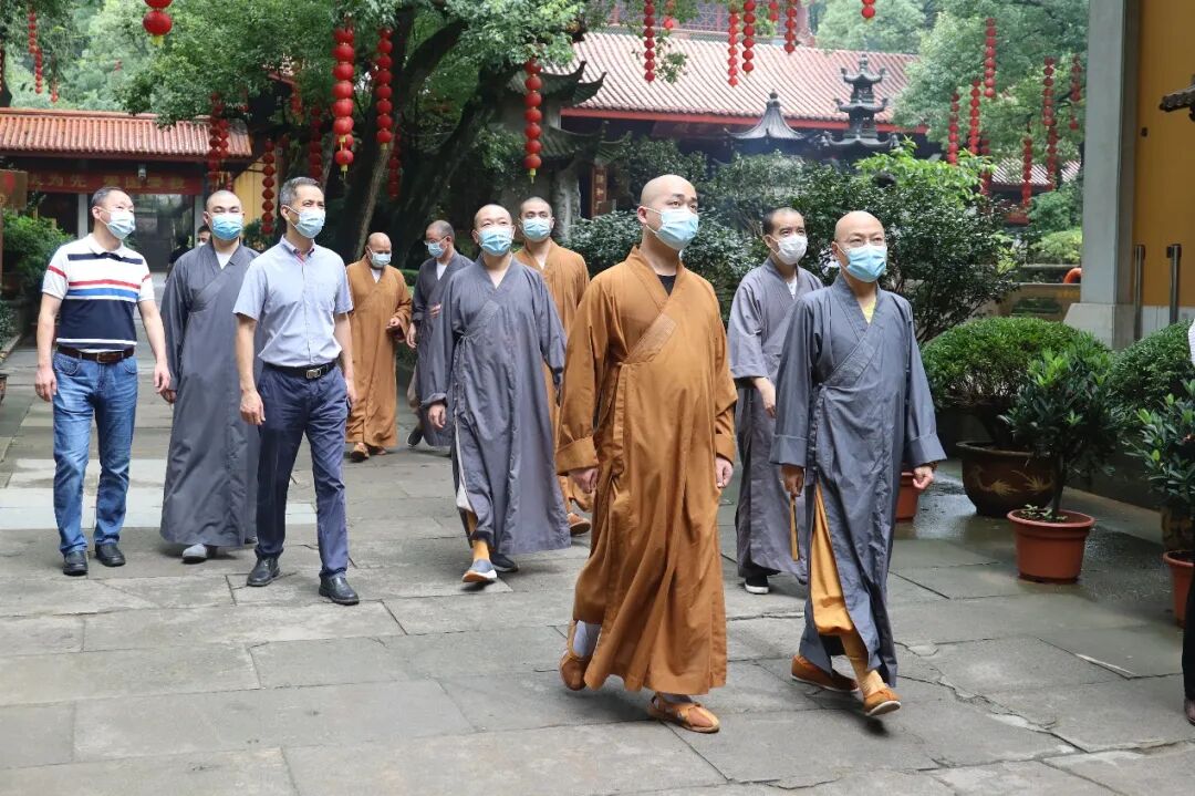 灵隐寺坚决筑牢疫情防控的佛教“阵地”——市佛协开展疫情防控工作突击检查