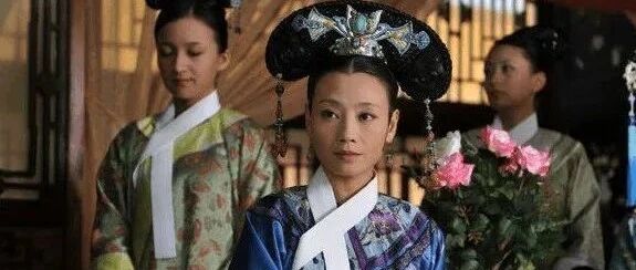 端妃啊，她既利用甄嬛，也瞧不起甄嬛。