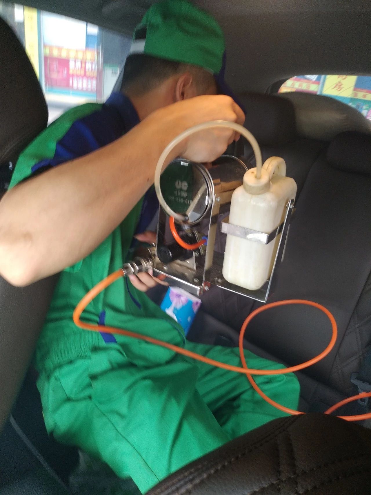 新車很臭，不是車越貴就越好