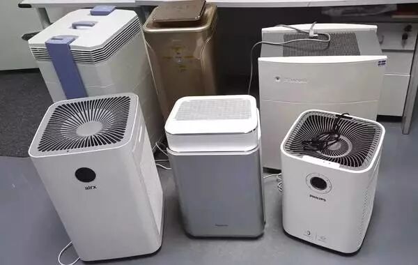 100万实验室日本极客小哥实测。新装修治理，除了开窗通风，你是否会用绿萝、果皮、活性炭等除甲醛？