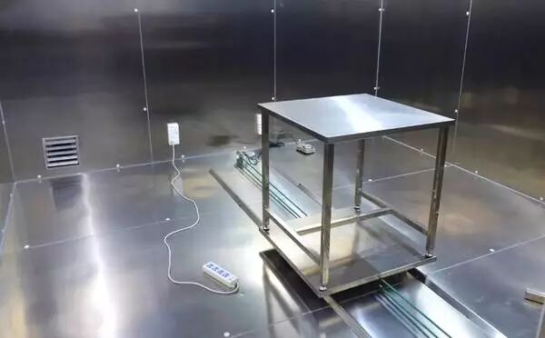 100万实验室日本极客小哥实测。新装修治理，除了开窗通风，你是否会用绿萝、果皮、活性炭等除甲醛？