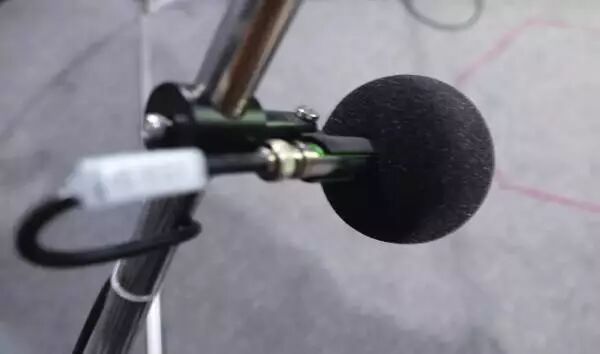 100万实验室日本极客小哥实测。新装修治理，除了开窗通风，你是否会用绿萝、果皮、活性炭等除甲醛？