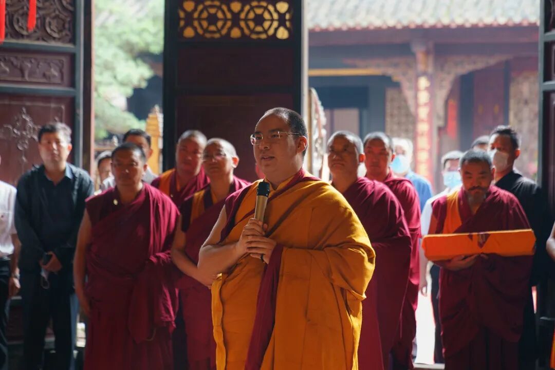 十一世班禅大师莅临成都文殊院参访