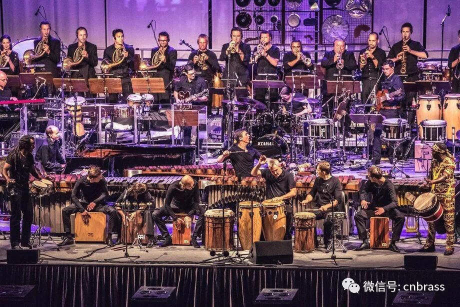 盛况空前的打击乐与铜管大乐队狂欢夜