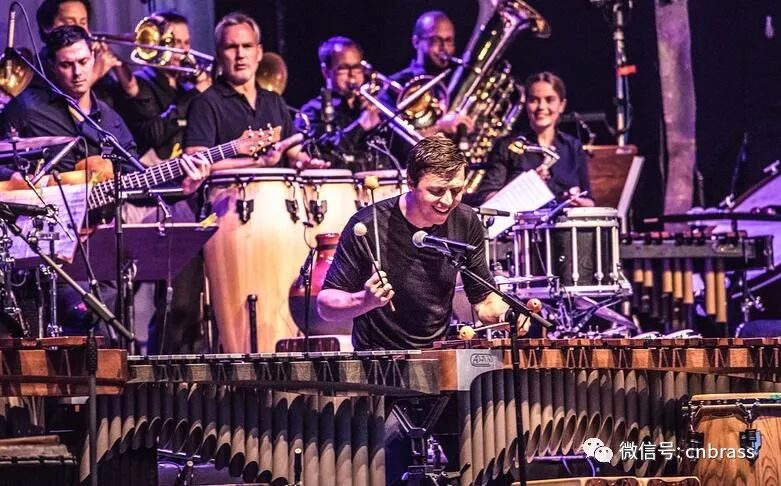 盛况空前的打击乐与铜管大乐队狂欢夜