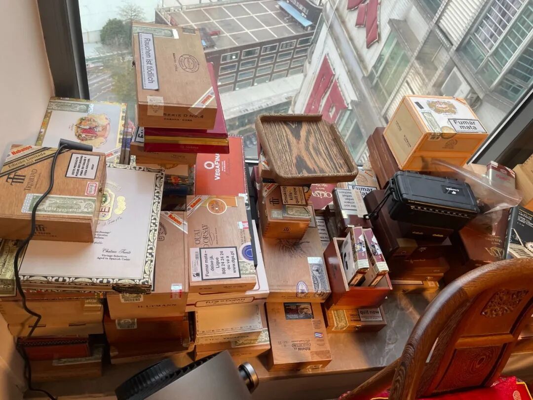 海关破获一起走私进口雪茄案  查获各品牌雪茄及卷烟6000余支