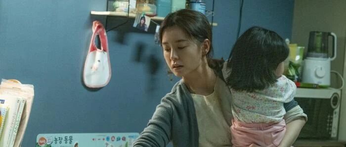 那些清北、海归、世界500强高管辞职做全职妈妈，她们后悔了吗？