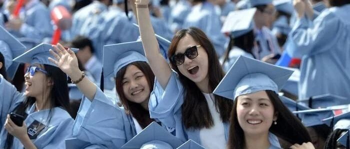 留学生家庭背景曝光！年入不超过30万占了大半，砸钱狠的爸妈居然是….