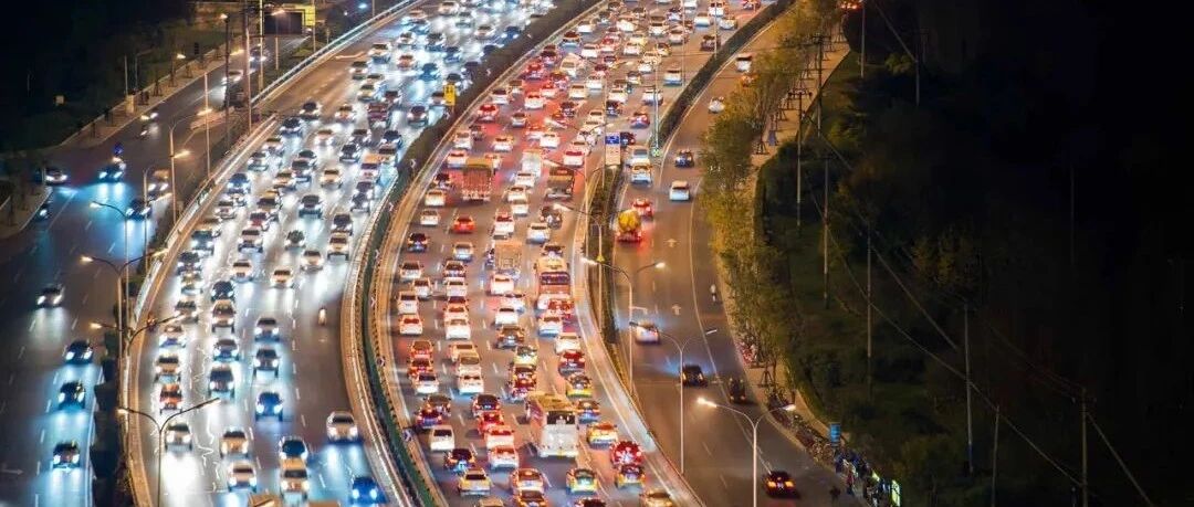 海淀妈妈找退路，浦东妈妈回公立？中产家庭正在“双向逃离”