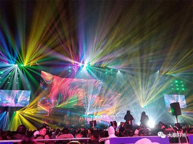 大歌灯光_灯光歌曲歌词_灯光歌曲原唱中文