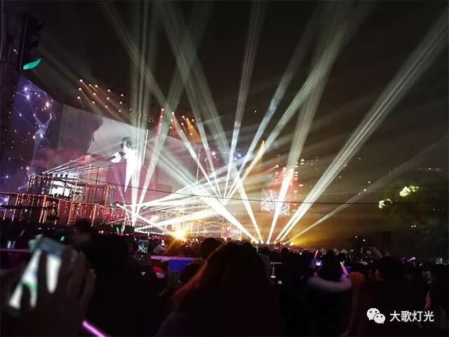 灯光歌曲原唱中文_大歌灯光_灯光歌曲歌词