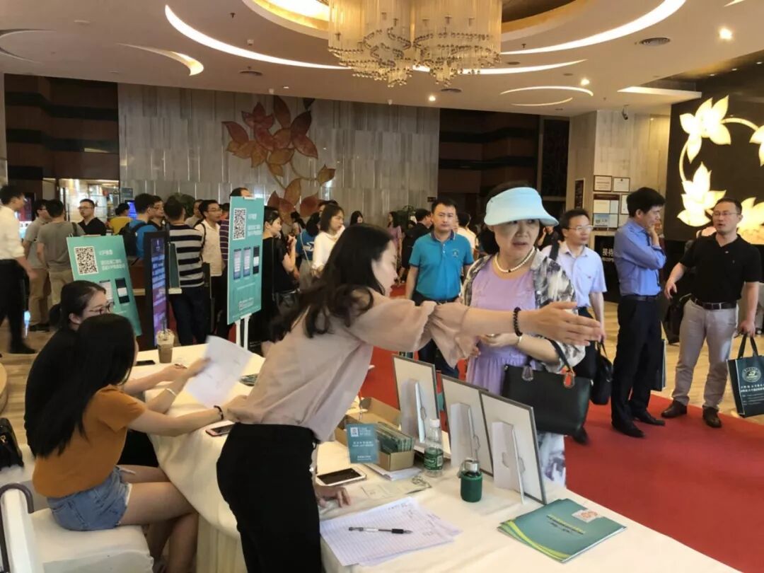 2018第7届深圳城市艺博会于5月27日完美闭幕，成交额1500万元！