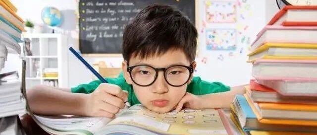 小学生“请假条”走红，老师看完笑出眼泪，网友：太有才了！