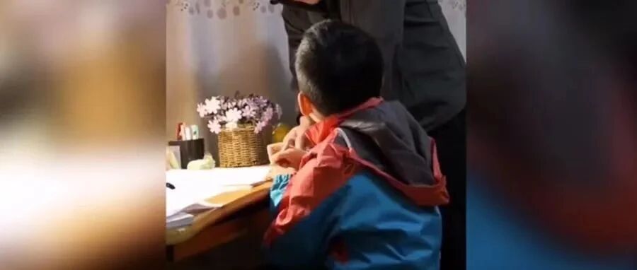 一段“偷拍”视频引发无数家长共鸣：孩子不爱学习，真正原因是这个！（附解决方法）