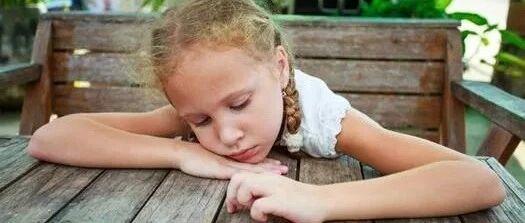 孩子胆小、内向，多半与父母这些行为有关，尤其第二个！