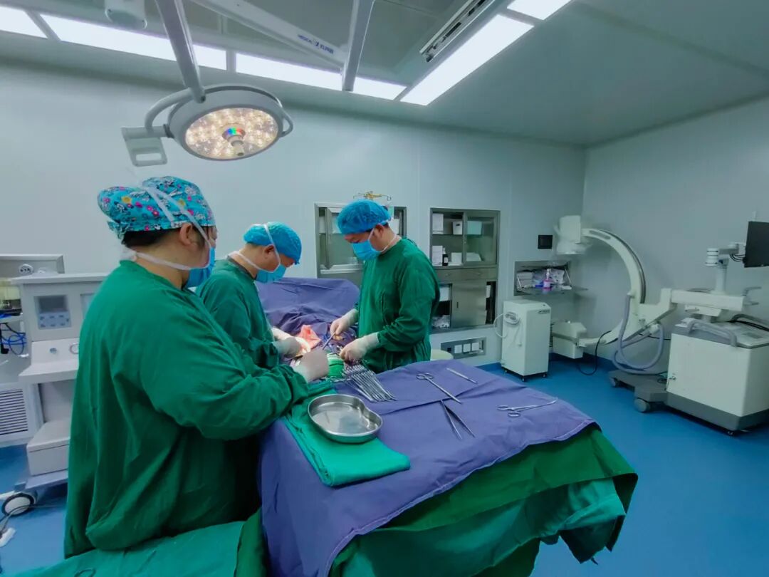 什么叫无影灯走进手术室，你看见了什么？_https://www.jmylbn.com_新闻资讯_第23张