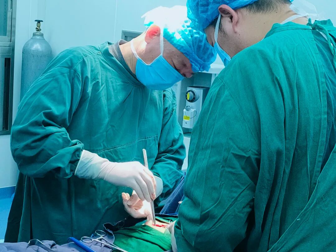 什么叫无影灯走进手术室，你看见了什么？_https://www.jmylbn.com_新闻资讯_第22张