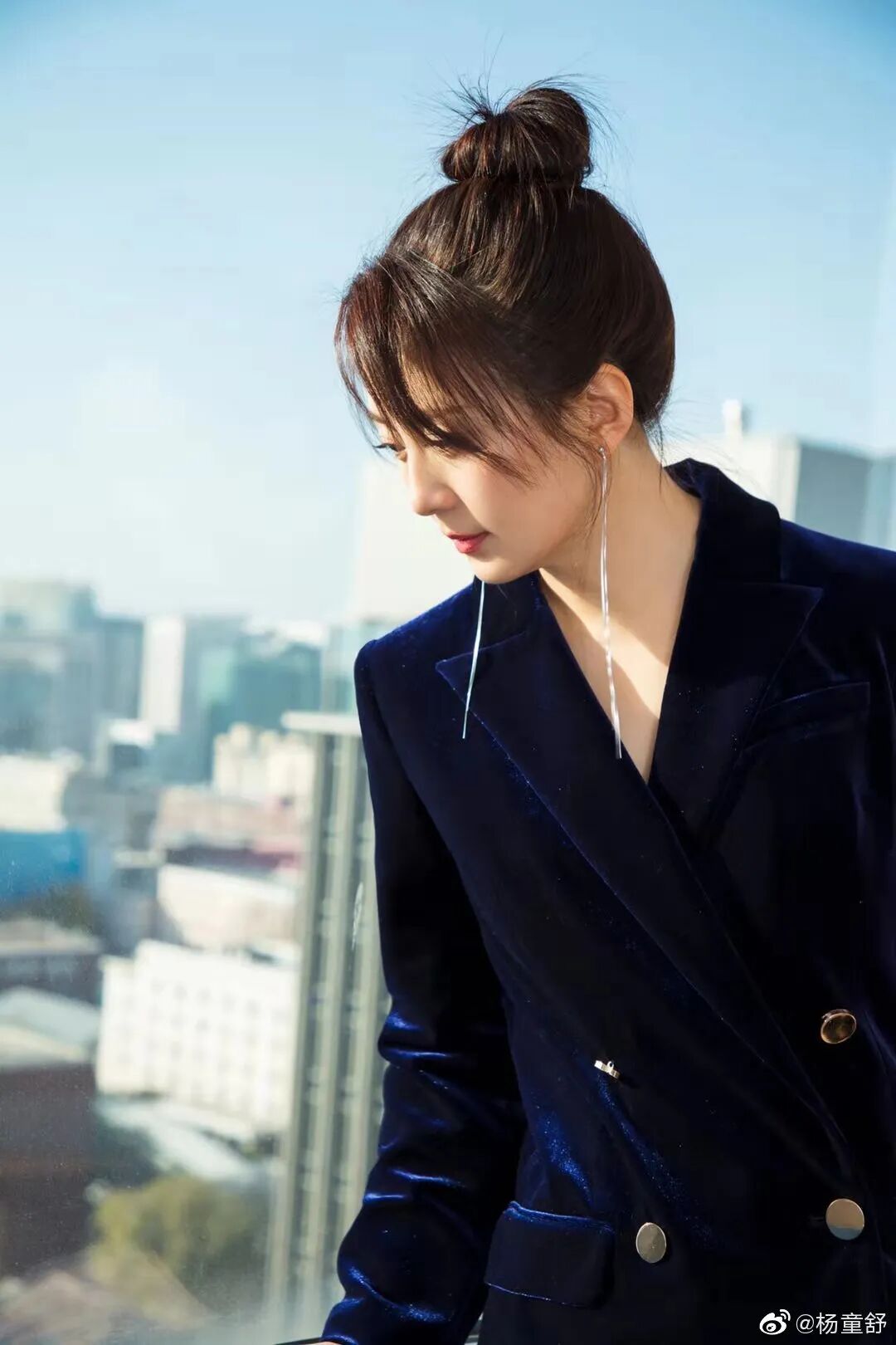 她曾是央视最美主持，茹素10余年，如今年近50依然美如少女！-图片13