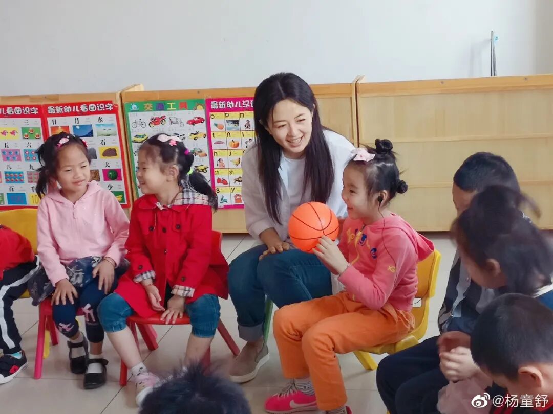 她曾是央视最美主持，茹素10余年，如今年近50依然美如少女！-图片5