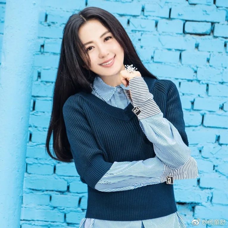 她曾是央视最美主持，茹素10余年，如今年近50依然美如少女！-图片2