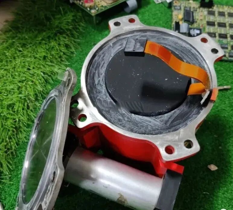 拆解飞机黑匣子，看看内部构造、PCB及芯片的图22