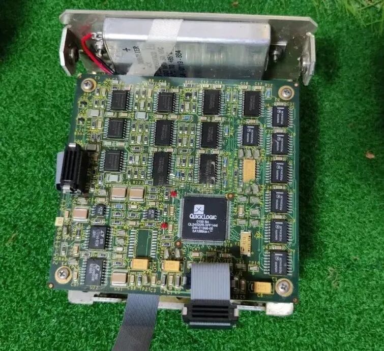 拆解飞机黑匣子，看看内部构造、PCB及芯片的图15