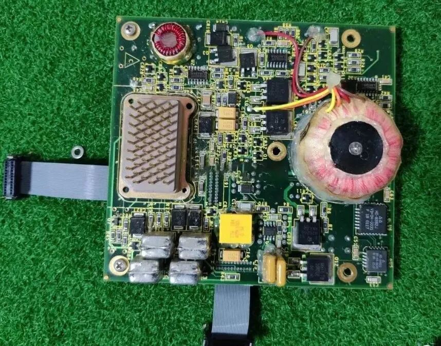 拆解飞机黑匣子，看看内部构造、PCB及芯片的图18