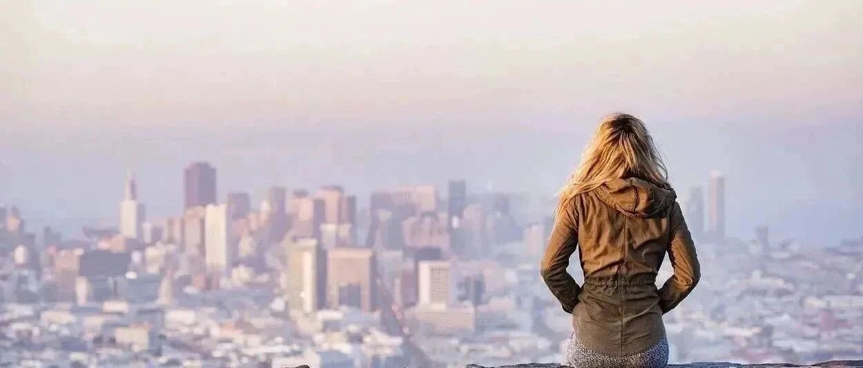 不靠工资，月入2万的年轻人都在做什么？