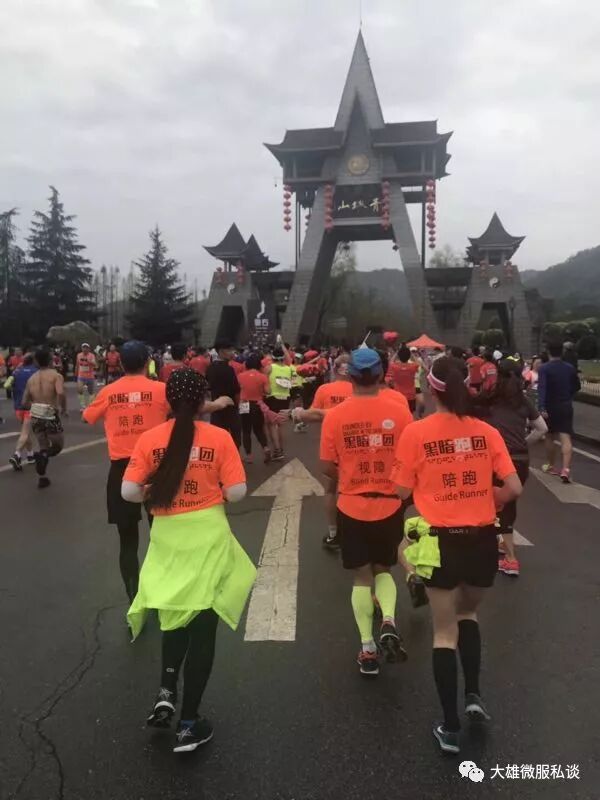 一步一个脚印穿越千年文化