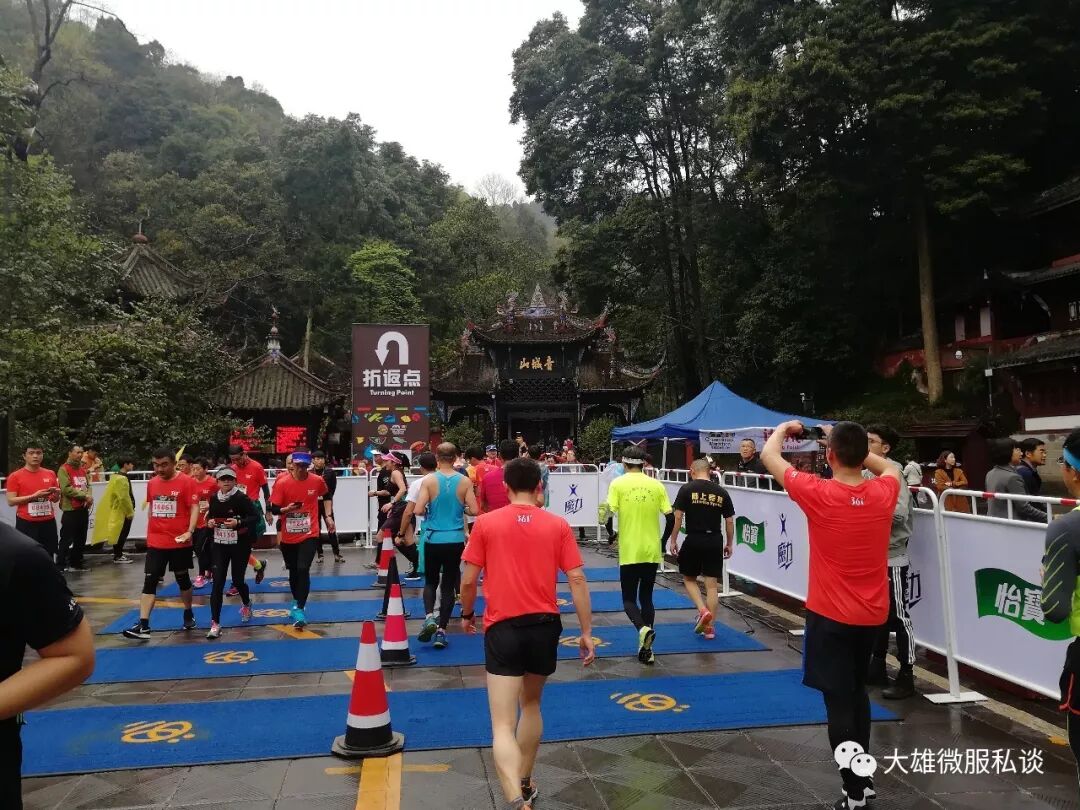 一步一个脚印穿越千年文化