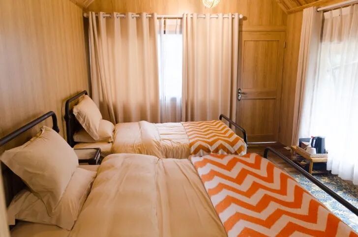 ħ���ܱߵ��ؾ�¶Ӫ�أ������տ��������Ӱ��ȫ�����