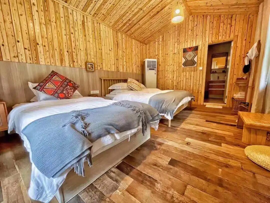 ħ���ܱߵ��ؾ�¶Ӫ�أ������տ��������Ӱ��ȫ�����