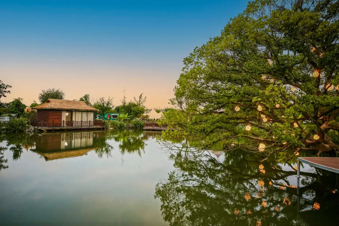 ħ���ܱߵ��ؾ�¶Ӫ�أ������տ��������Ӱ��ȫ�����