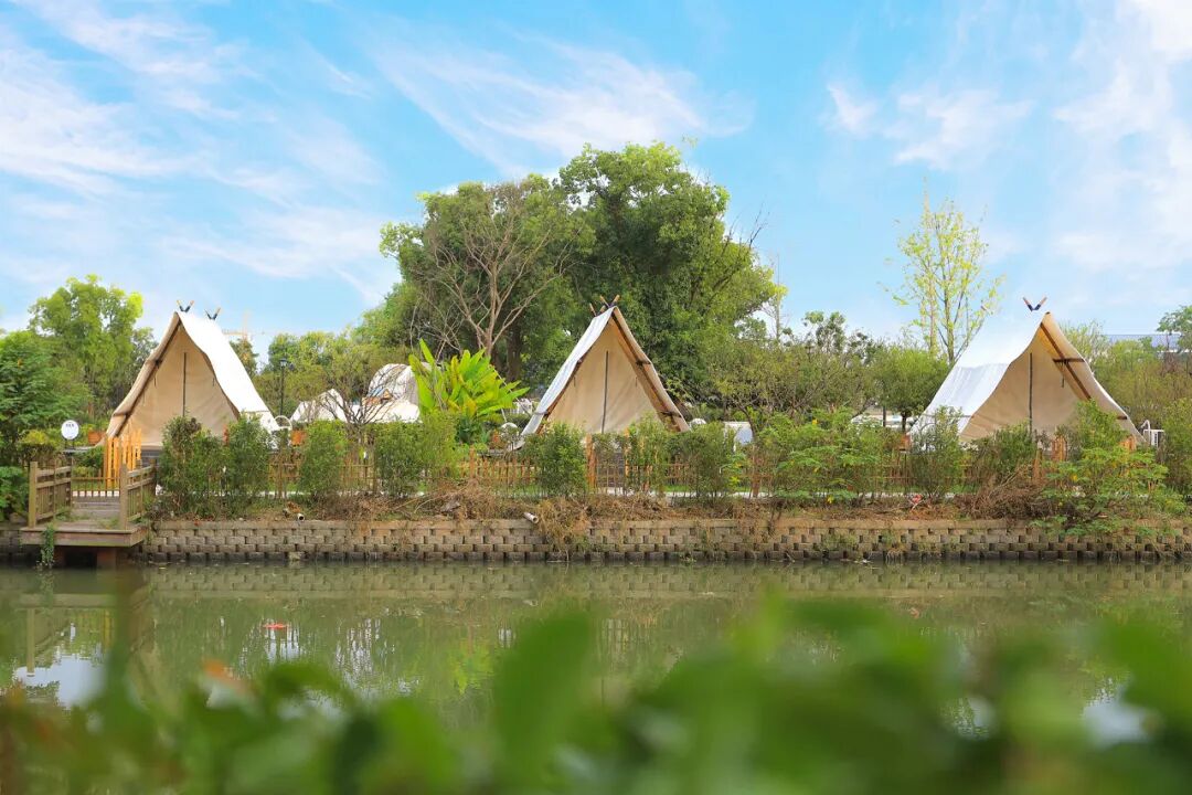 ħ���ܱߵ��ؾ�¶Ӫ�أ������տ��������Ӱ��ȫ�����